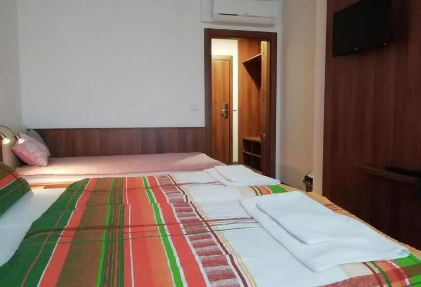 ペンション Motorest U Kola