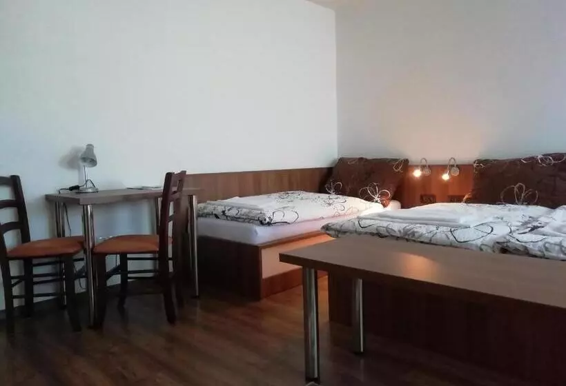 ペンション Motorest U Kola