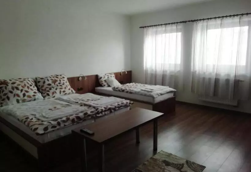 ペンション Motorest U Kola