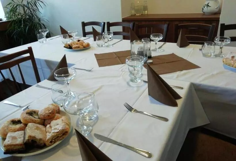 ペンション Motorest U Kola