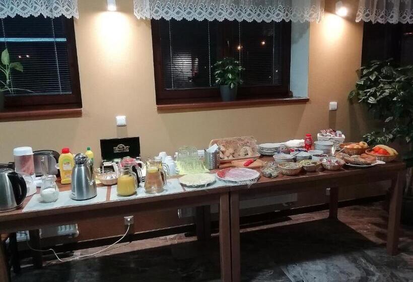 Pensão Motorest U Kola