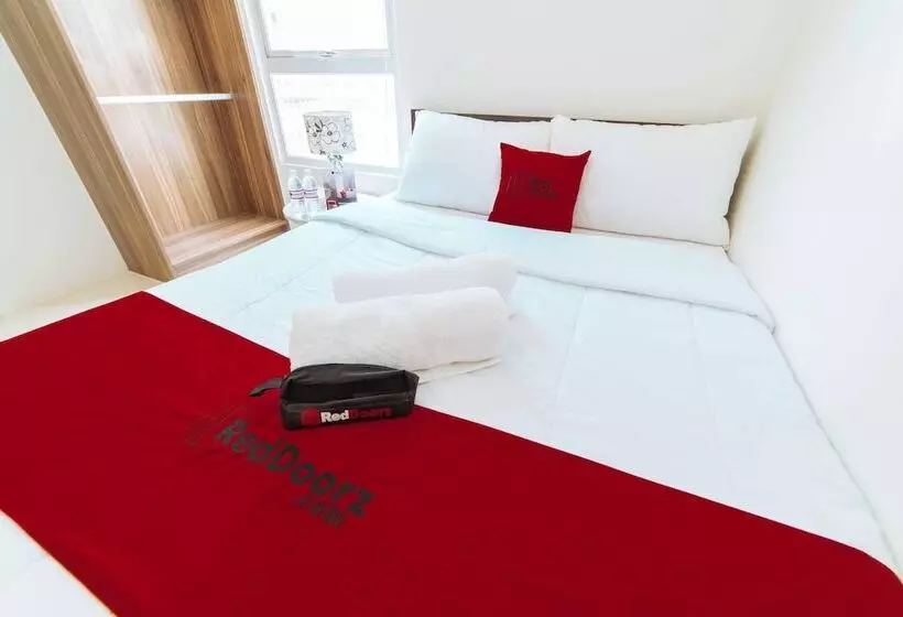 ペンション Reddoorz Plus @ Urban Tondo Manila