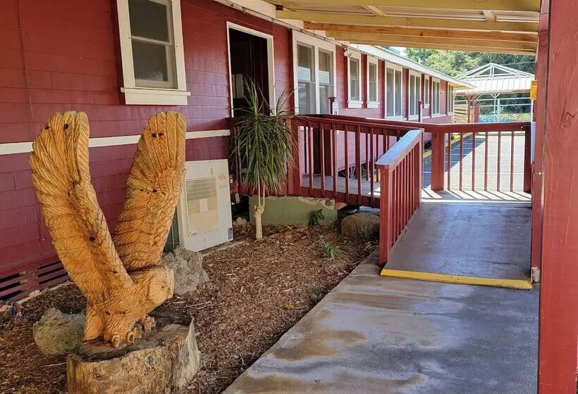 Retkeilymaja Kohala Village Inn