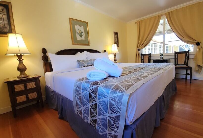 הוסטל Kohala Village Inn