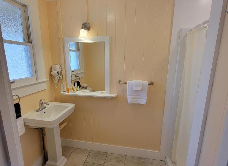 הוסטל Kohala Village Inn