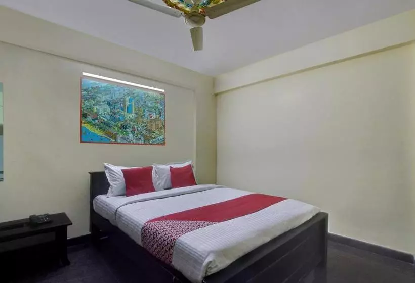 ホテル Oyo 22471 Manikya Residency