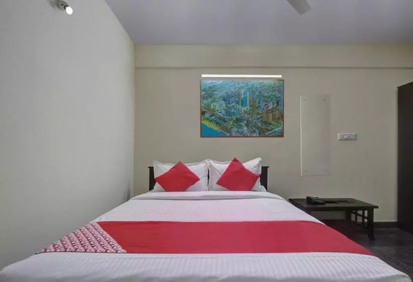 ホテル Oyo 22471 Manikya Residency