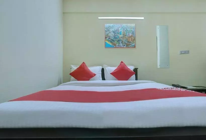ホテル Oyo 22471 Manikya Residency