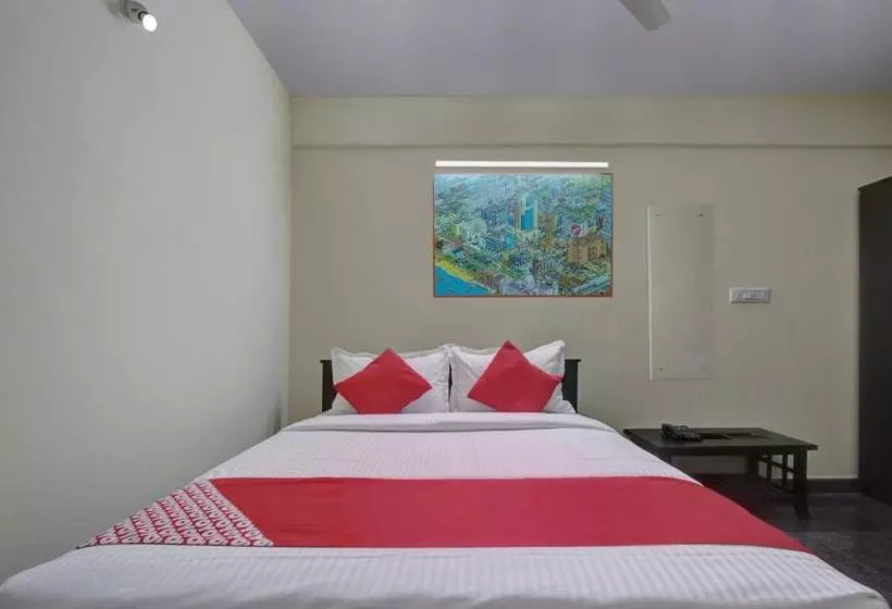 ホテル Oyo 22471 Manikya Residency