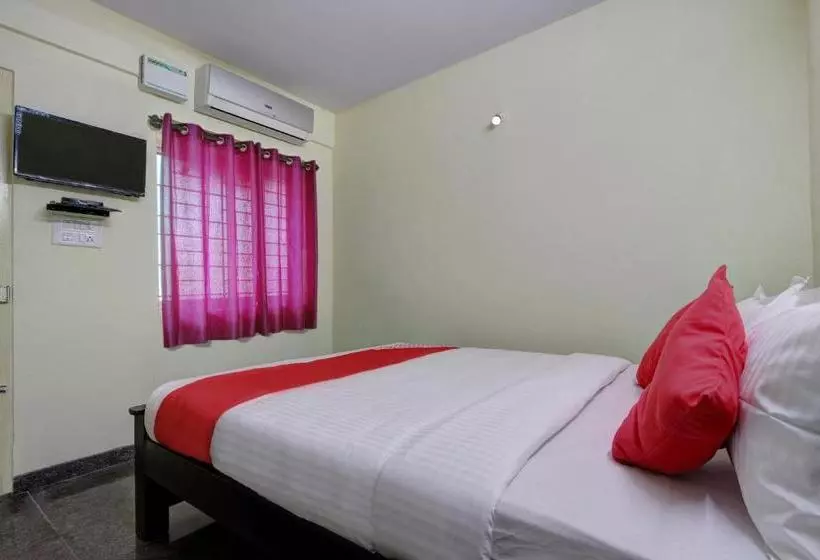 ホテル Oyo 22471 Manikya Residency