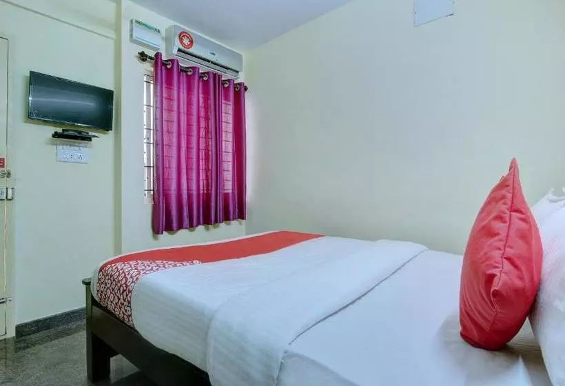 ホテル Oyo 22471 Manikya Residency