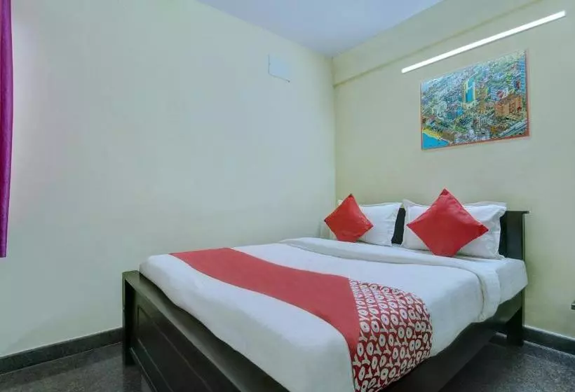 ホテル Oyo 22471 Manikya Residency