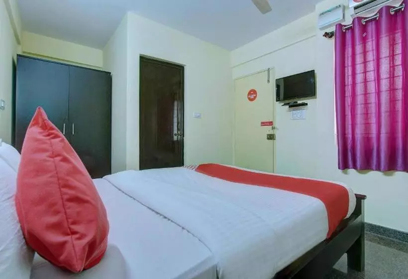 ホテル Oyo 22471 Manikya Residency
