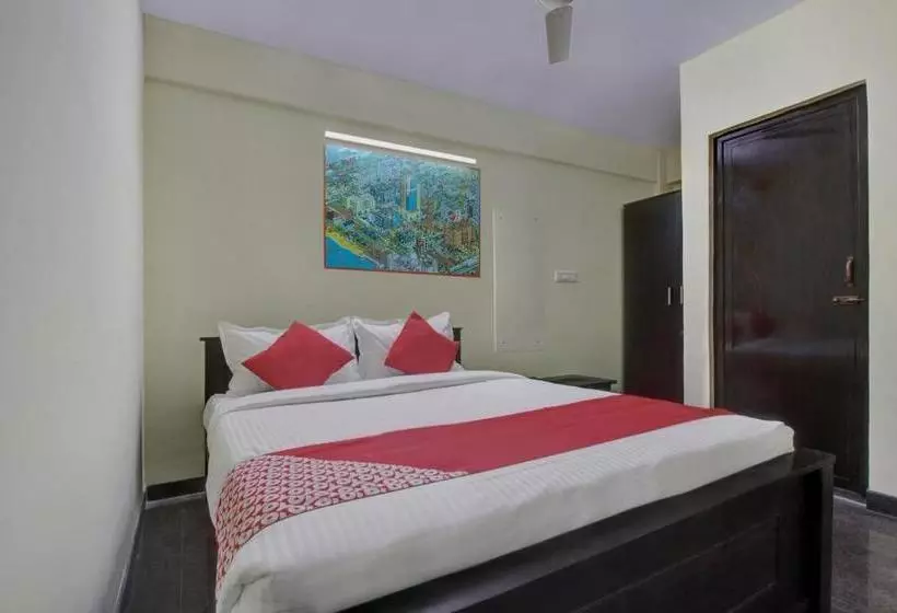 ホテル Oyo 22471 Manikya Residency