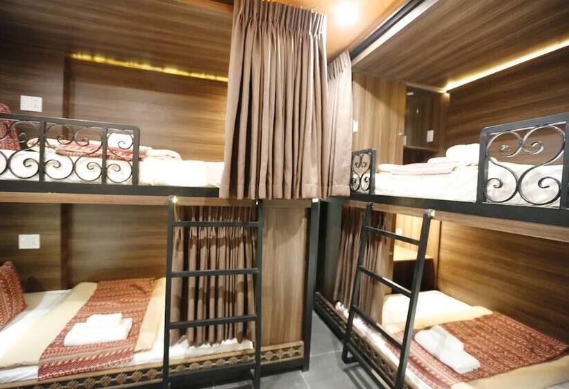 Aquarizon Boutique Hostel & City Bar