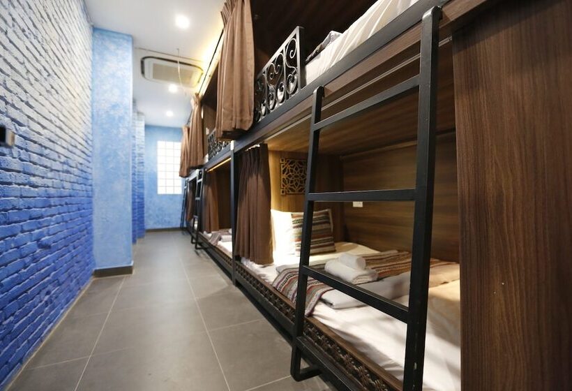 Aquarizon Boutique Hostel & City Bar