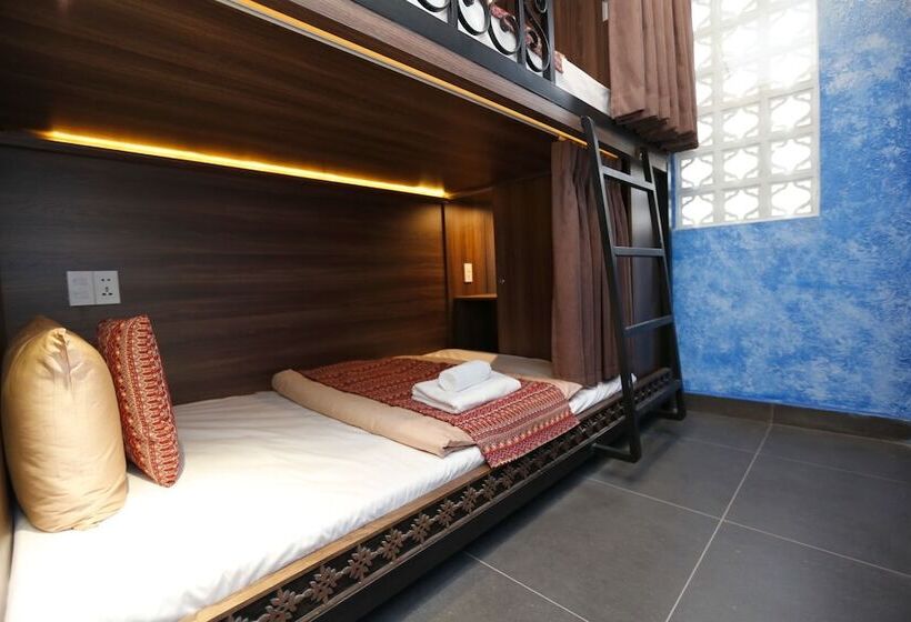 Aquarizon Boutique Hostel & City Bar