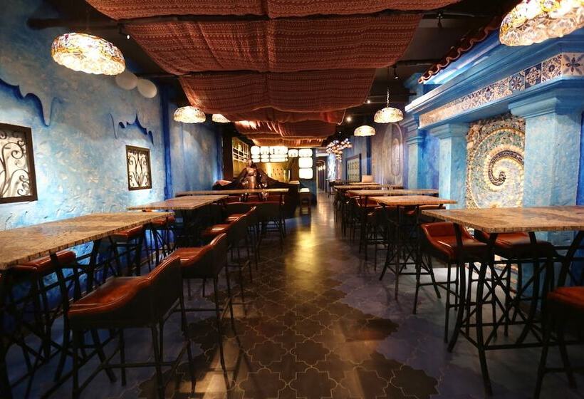 Aquarizon Boutique Hostel & City Bar