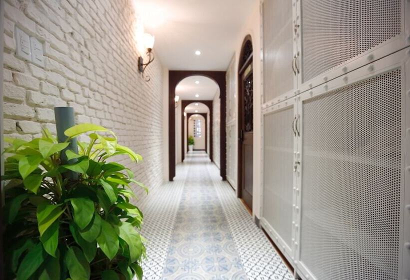 Aquarizon Boutique Hostel & City Bar