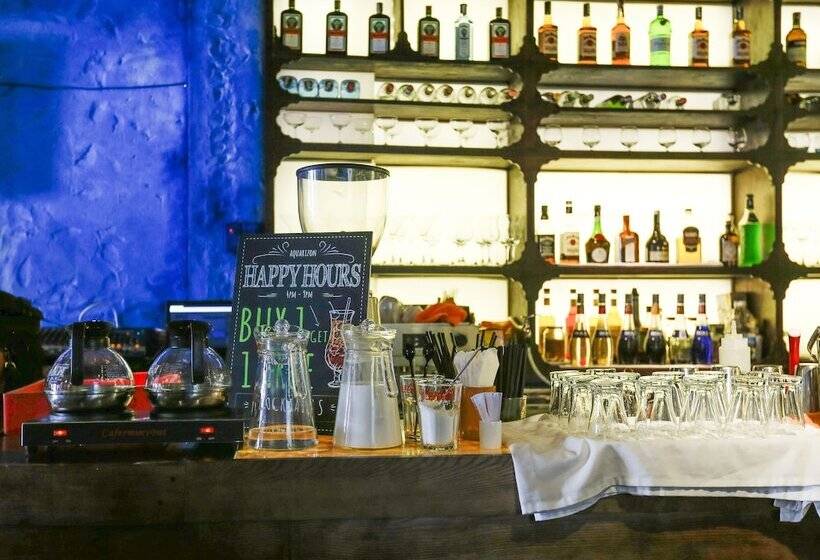 Aquarizon Boutique Hostel & City Bar