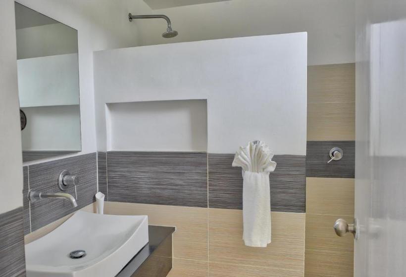 Bluebay Vacation Rentals At Vista Mare