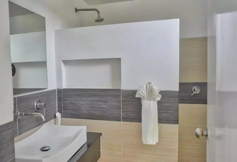 Bluebay Vacation Rentals At Vista Mare