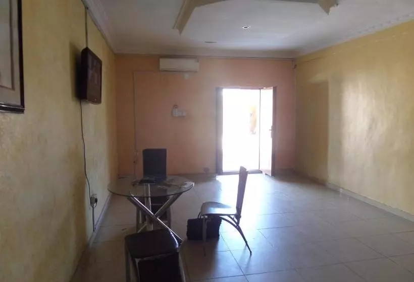 هتل Kats Star Guest House
