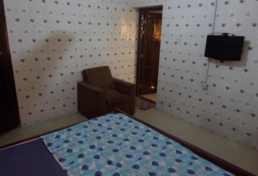 هتل Kats Star Guest House