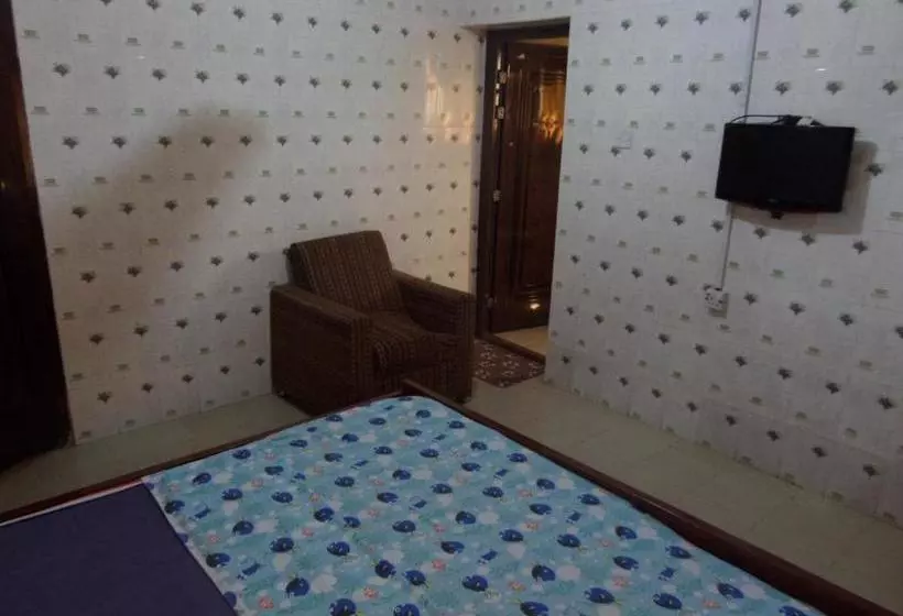 هتل Kats Star Guest House