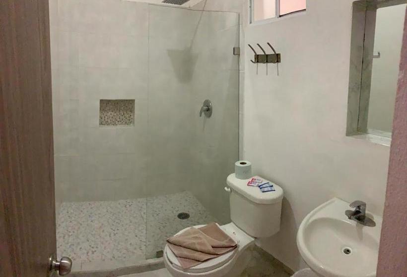 هتل Las Gardenias