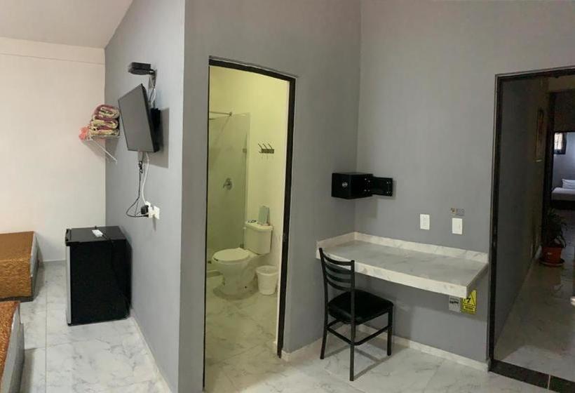 هتل Las Gardenias