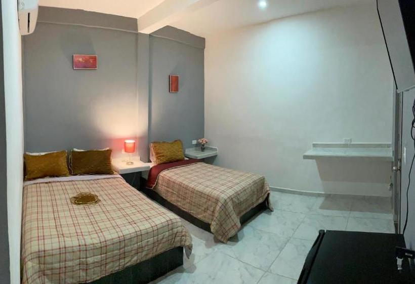 هتل Las Gardenias