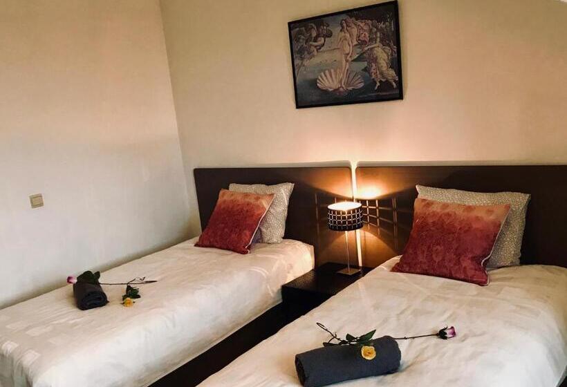 ペンション Fantasia A Spacious Beautiful Apartment & Affordable