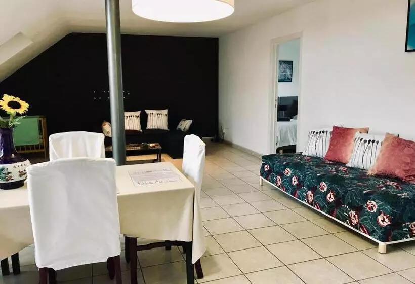 ペンション Fantasia A Spacious Beautiful Apartment & Affordable