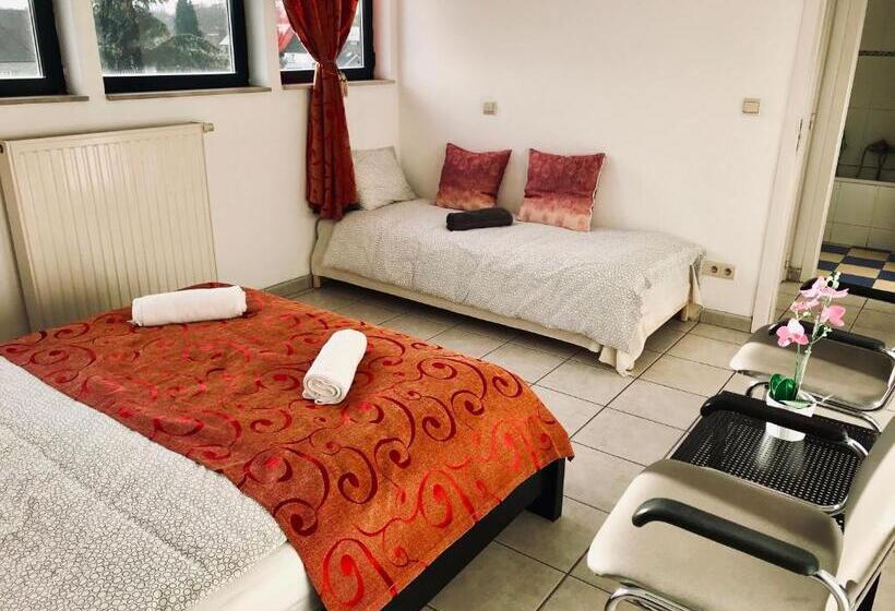 ペンション Fantasia A Spacious Beautiful Apartment & Affordable