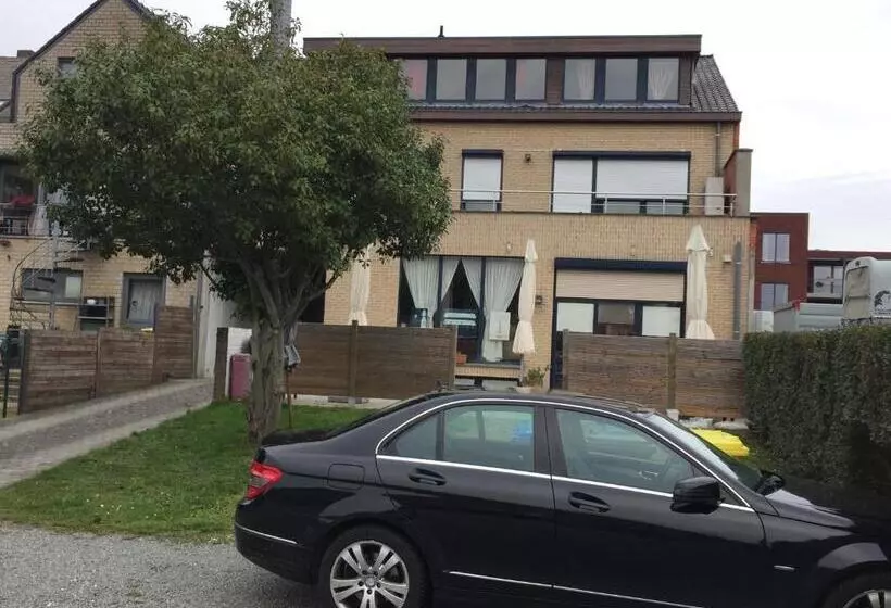 ペンション Fantasia A Spacious Beautiful Apartment & Affordable