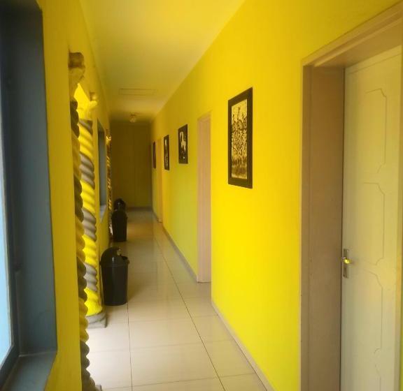 پانسیون Mbare Guest House