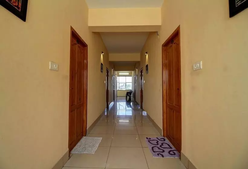 ホテル Oyo 19110 Annapoorna Residency