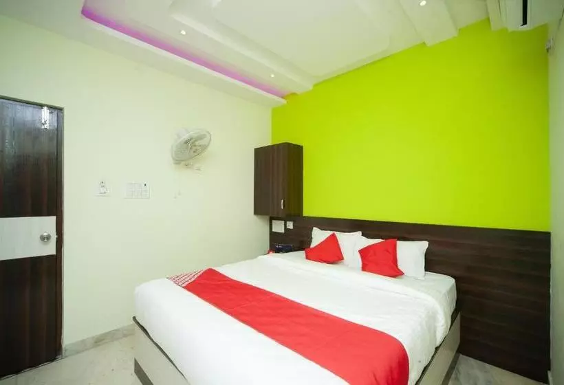 ホテル Oyo 27032 Sri Kumaran Residency