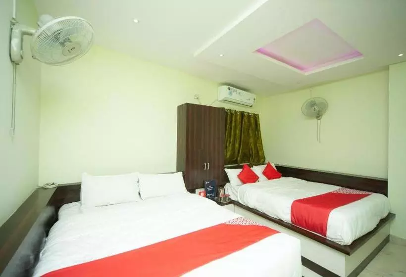 ホテル Oyo 27032 Sri Kumaran Residency