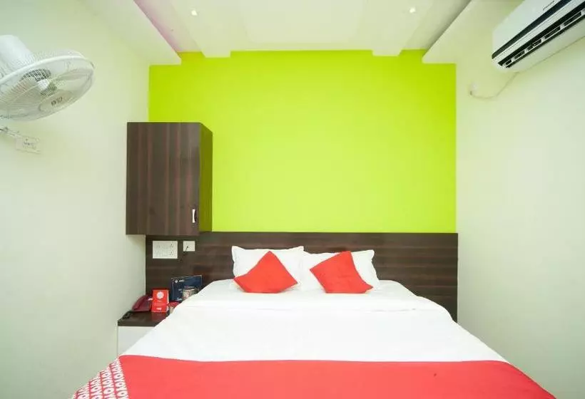ホテル Oyo 27032 Sri Kumaran Residency