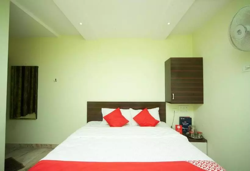 ホテル Oyo 27032 Sri Kumaran Residency