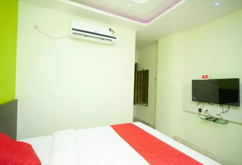 ホテル Oyo 27032 Sri Kumaran Residency