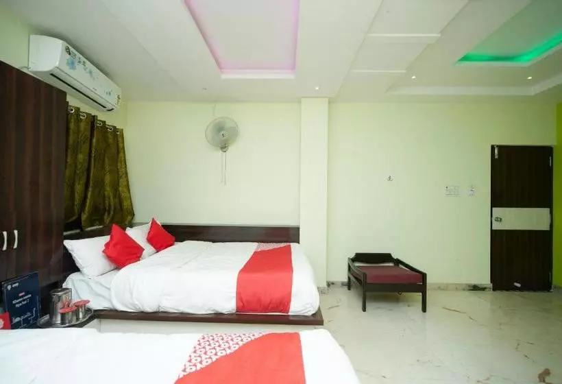 ホテル Oyo 27032 Sri Kumaran Residency