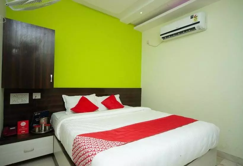 ホテル Oyo 27032 Sri Kumaran Residency