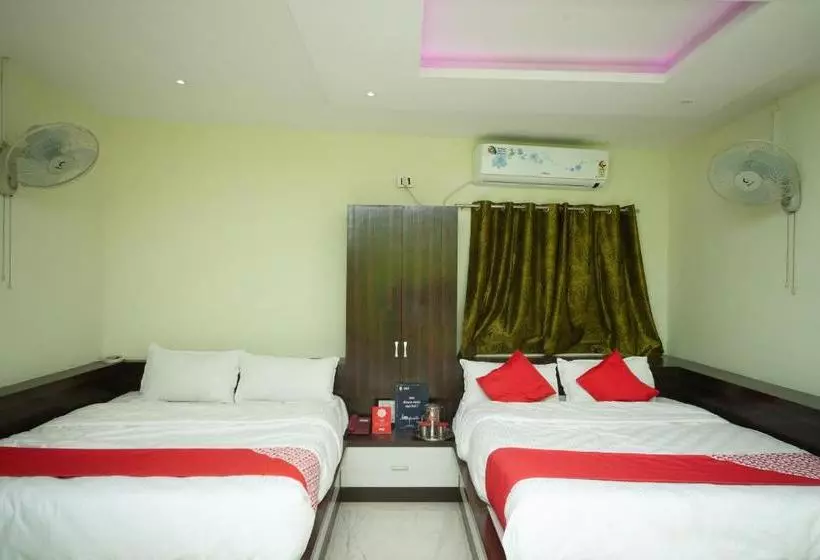 ホテル Oyo 27032 Sri Kumaran Residency