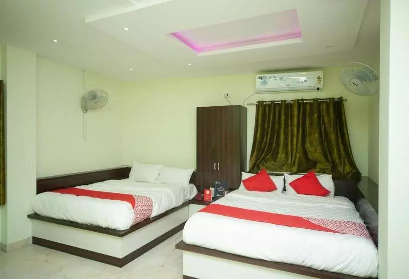 ホテル Oyo 27032 Sri Kumaran Residency