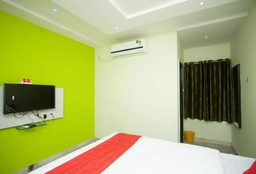 ホテル Oyo 27032 Sri Kumaran Residency