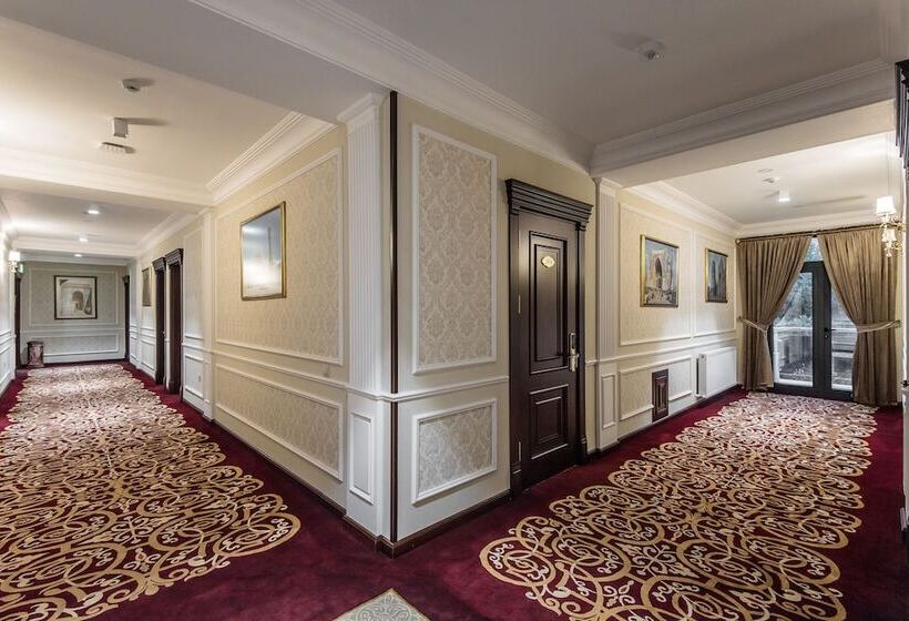 The Royal Mezbon Hotel & Spa