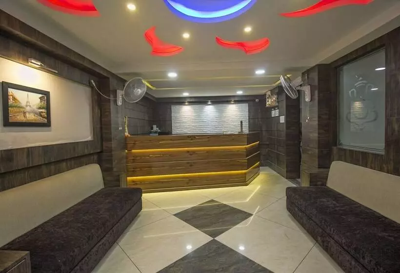 Oyo 25007 Hotel Royal Garden